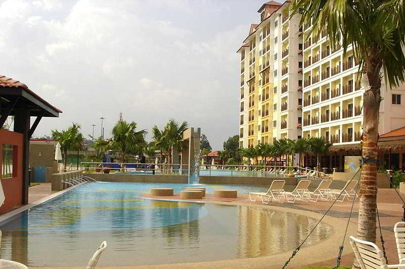 Bukit Merah Laketown Resort Taiping Esterno foto